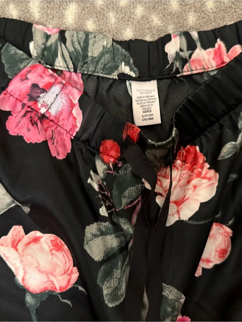 Victoria’s Secret Floral Black Satin Pajama Set - Picture 3 of 5